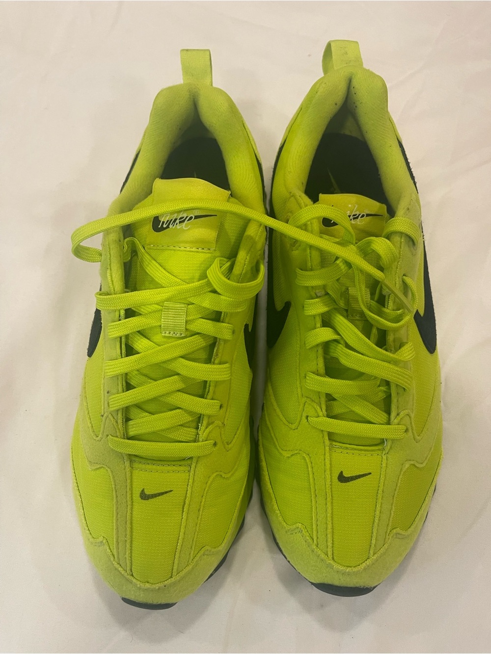 Women Nike Air Max Neon Yellow-Green Athletic Sneakers